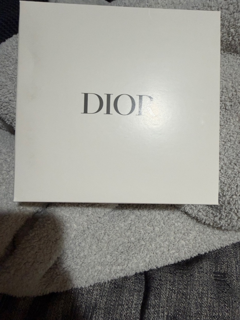 Dior Dainty Round Embroidered Butterfly Cosmetic Pouch - Pink & Gold - Picture 4 of 5